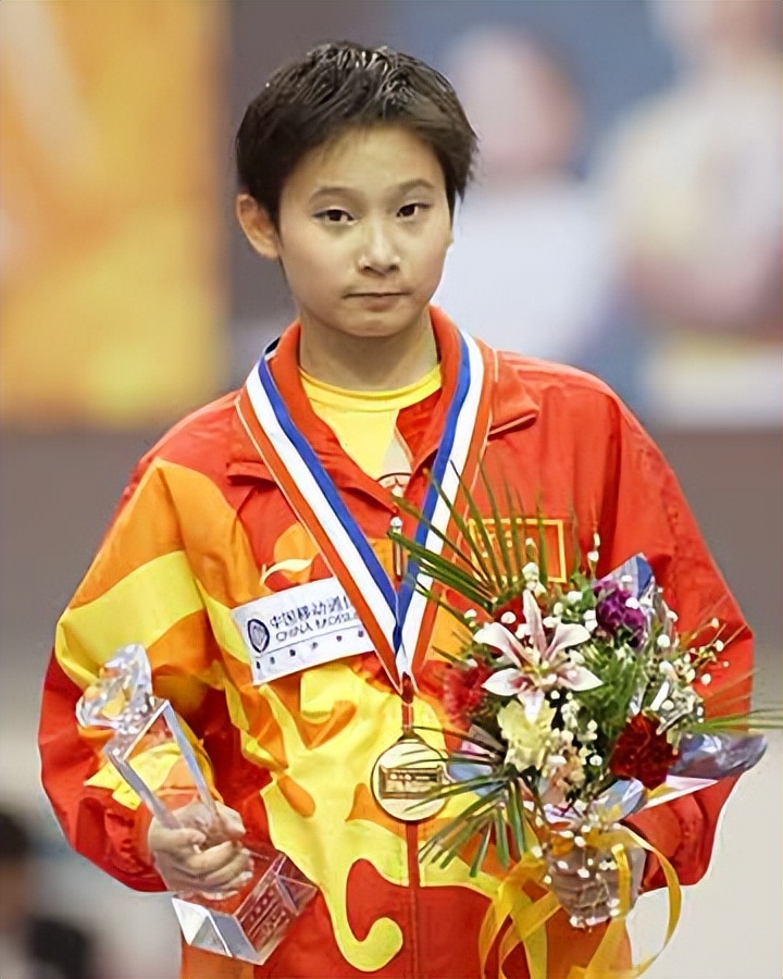 女子舉重冠軍叫啥名字啊_舉重女子冠軍名字叫什么_舉重女運(yùn)動(dòng)員冠軍